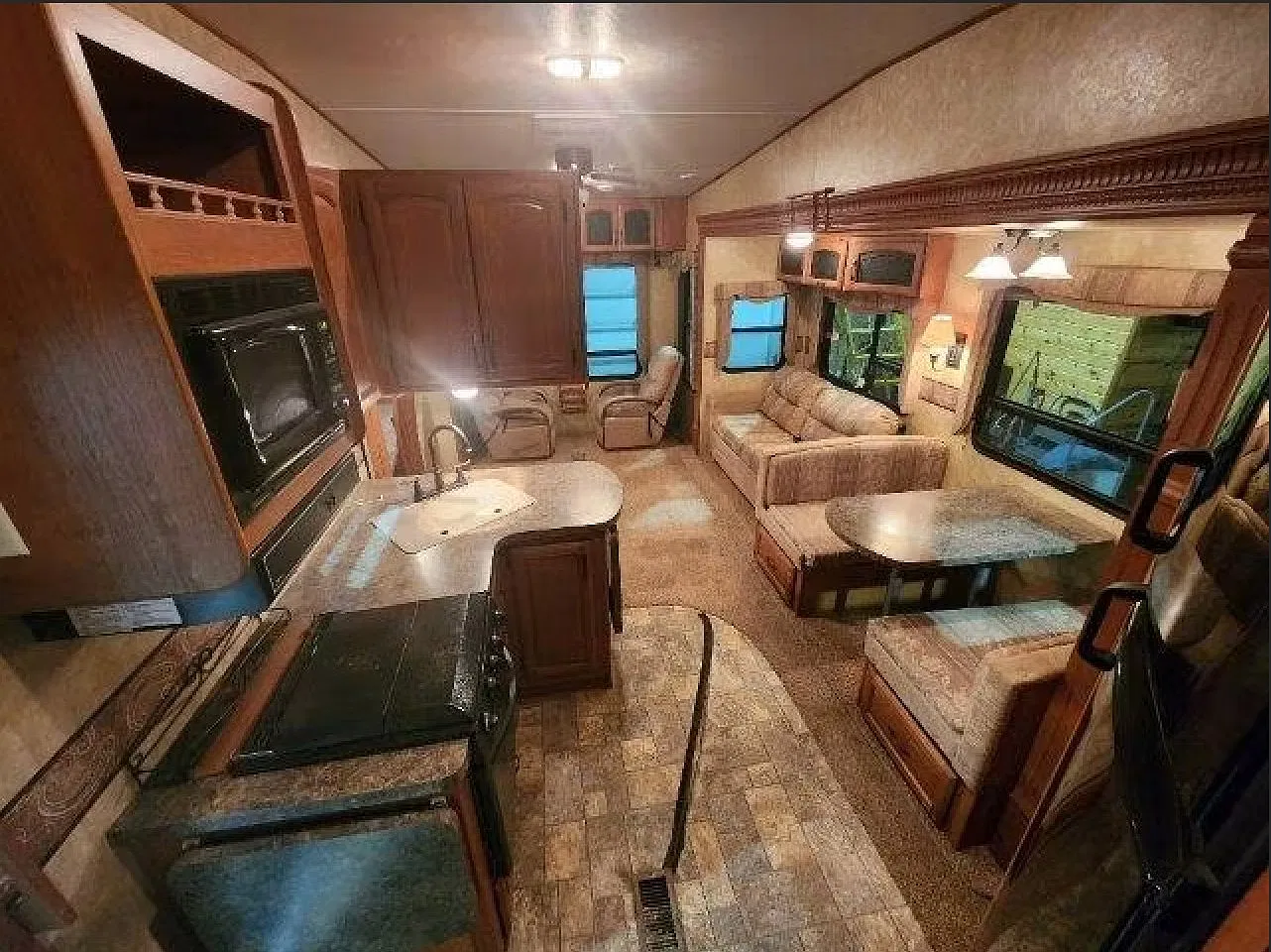One-Bedroom Camper — Photo 4