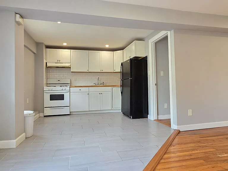 3 E Slope Rd #1 — Photo 3