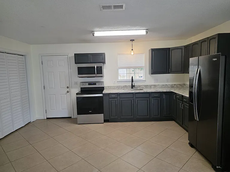 226 Carys Ln — Photo 5