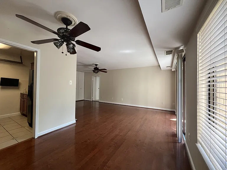 6001 Arlington Blvd #305 — Photo 8