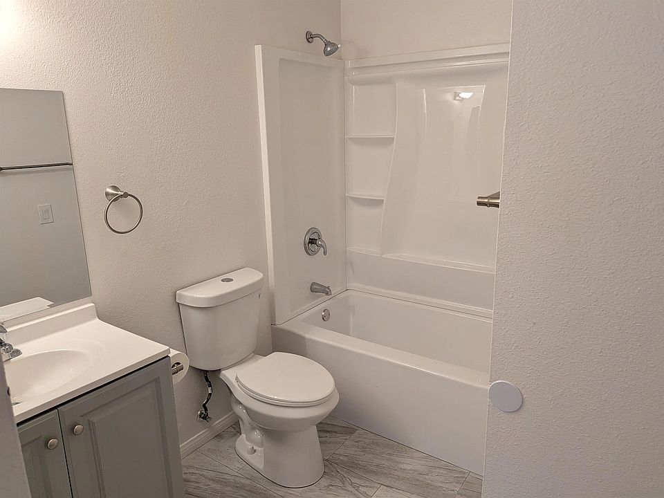2nd image of 1932 West Dr APT B