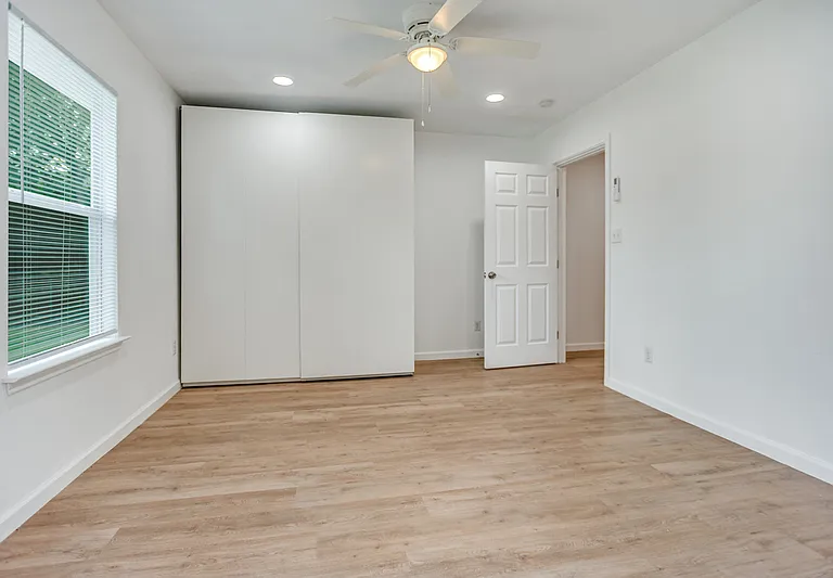 905 W Abram St #2 — Photo 10