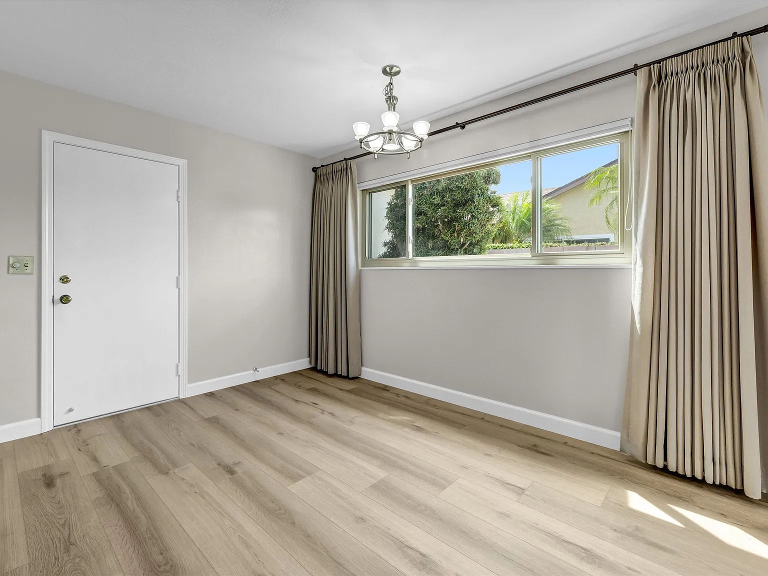 4 bed, 1441 sqft, $4,500 — Photo 4
