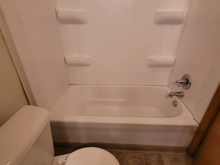422 Belmont St — Photo 8