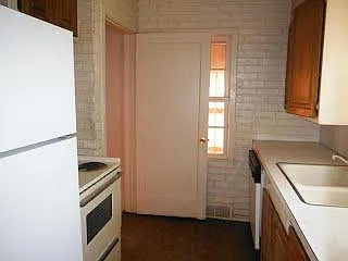 559 W 200 N — Photo 7