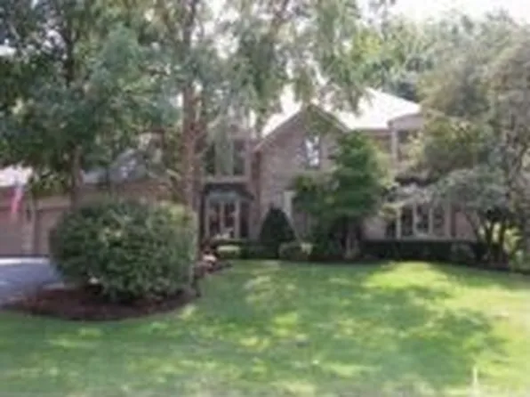 11747 Briarwood Ct, Burr Ridge, IL 60527