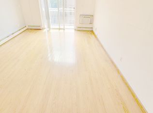 2560 38th St APT 4A, Astoria, NY 11103