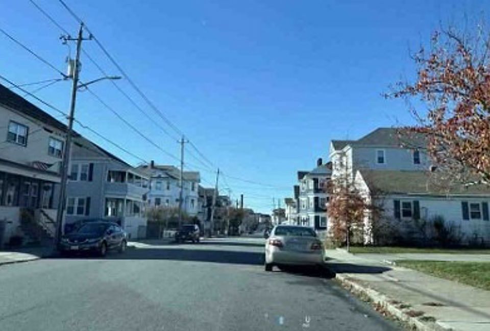 Exterior Neighborhood (street photo)