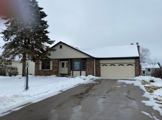 623 Wood Creek Dr, Island Lake, IL