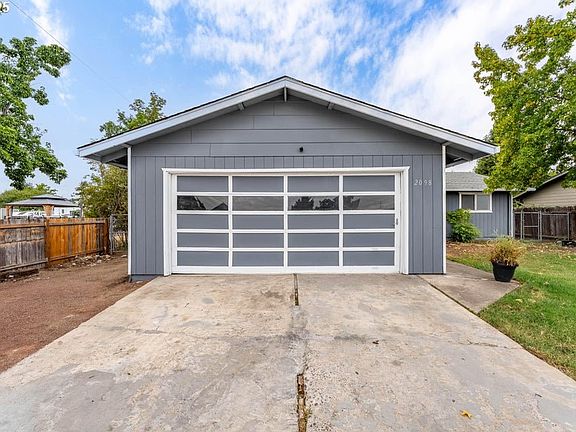 3rd image of 2098 Delta Waters Rd