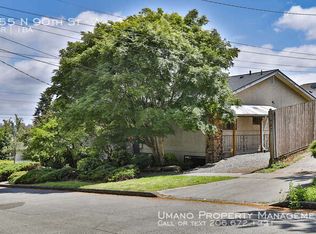 755 N 90th St #A, Seattle, WA 98103