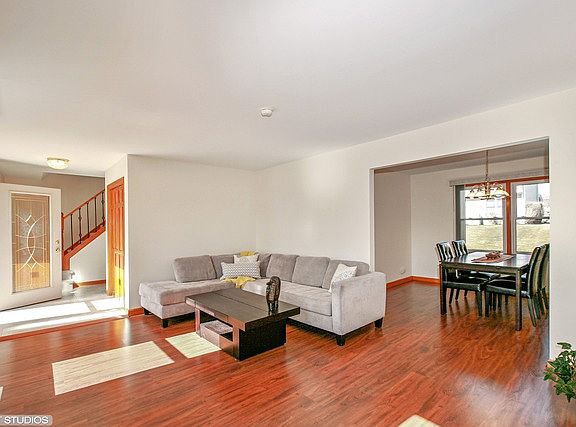 3rd image of 5130 Castaway Ln