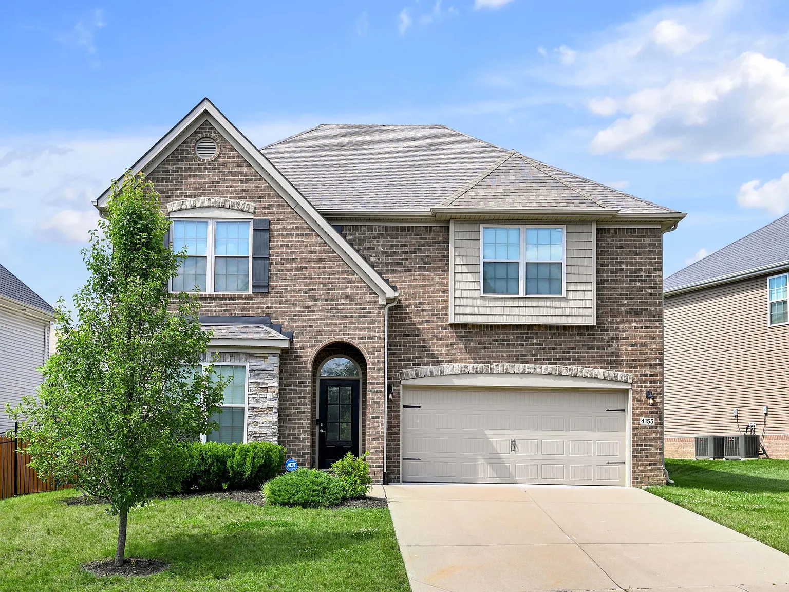 4 bed, 2.5 bath, 3261 sqft, $3,300 — Photo 1