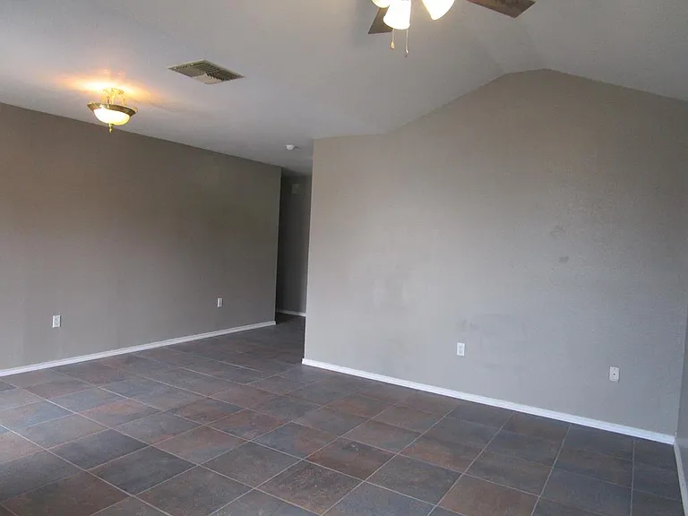 1455 Timber Valley Dr — Photo 3