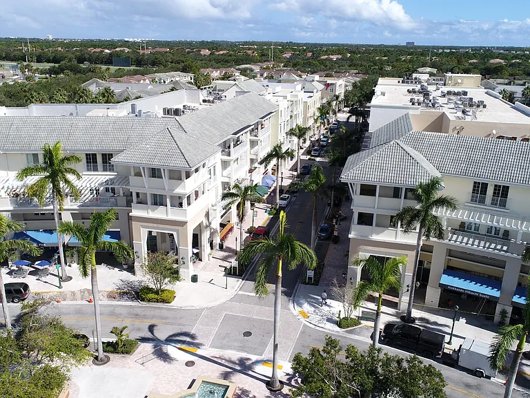 1200 Town Center Dr #511 — Photo 3