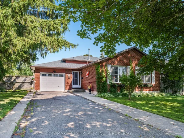 105 Grenadier Dr, Kingston, ON K7K 6E7