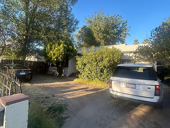 3rd image of 7438 Milwood Ave