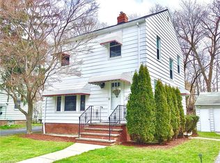 1515 S Noble Rd, Cleveland Heights, OH 44121