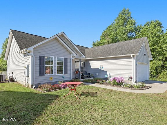 3rd image of 520 Comfort Road