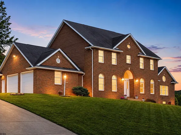 2019 Tanglewood Rd, Bridgeport, WV 26330