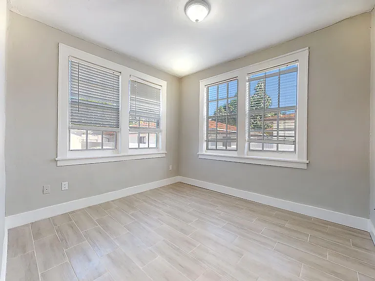 433 NW 25th Ave #1 — Photo 15