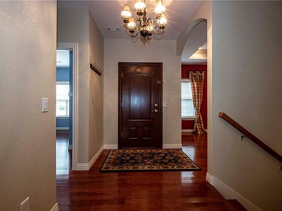 3rd image of 30 Aveton Ln