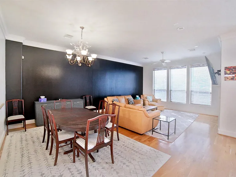 2410 Dorrington St #C — Photo 5