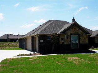105 Chisholm Ct, Newark, TX 76071