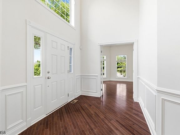 3rd image of 8 Fields Way
