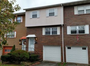914 Academy Heights Dr, Greensburg, PA 15601