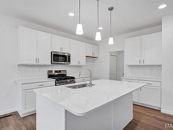 4th image of 22712 Danison Dr