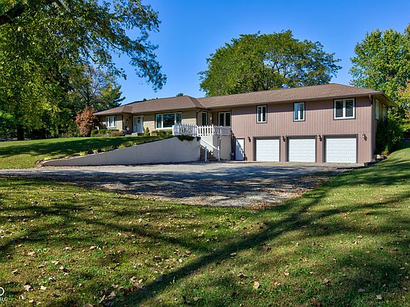 4th image of 3250 E Loretta Dr