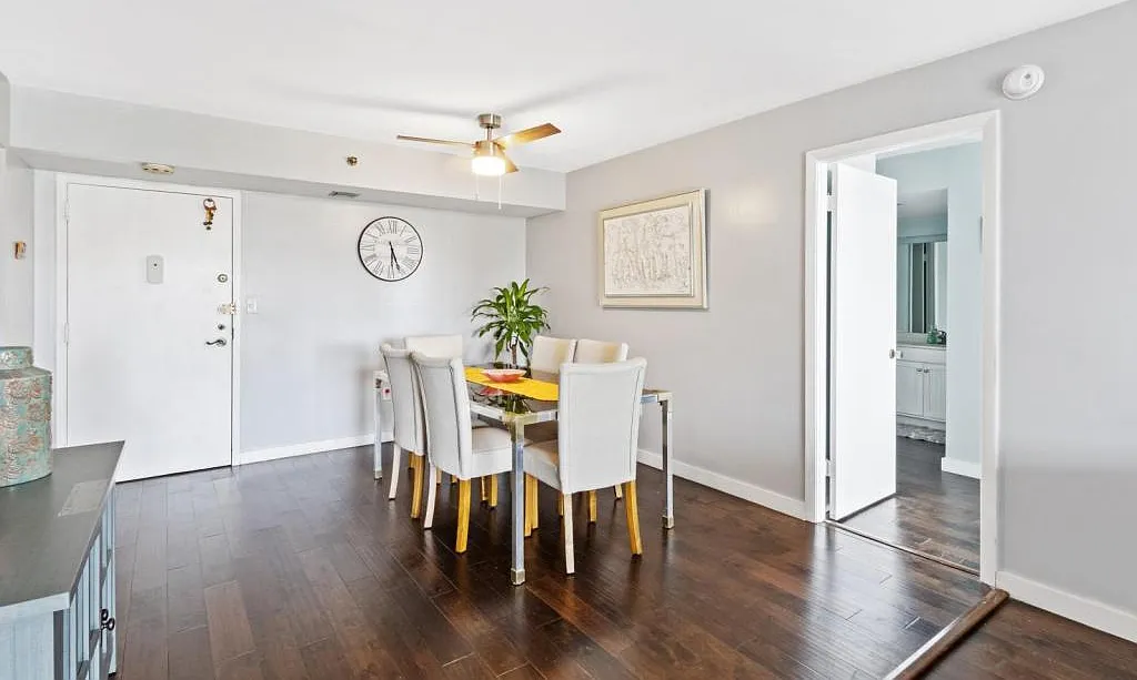 1100 St Charles Pl, apt 408 — Photo 3