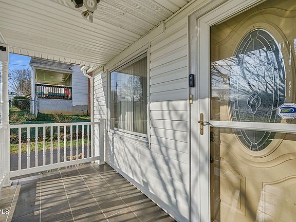 4th image of 307 Tween Hills Rd