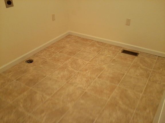 5th image of 111 Country View Dr