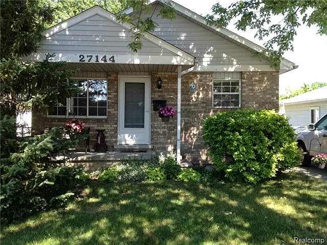 1st image of 27144 Hales St