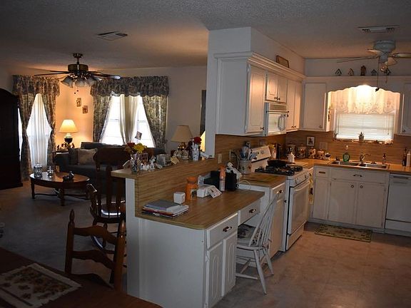 3rd image of 11738 Crockett Dr