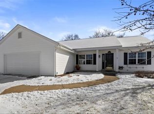 430 N Shore Ct, Pewaukee, WI 53072