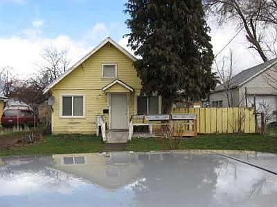 2nd image of 2041 Darrow Ave