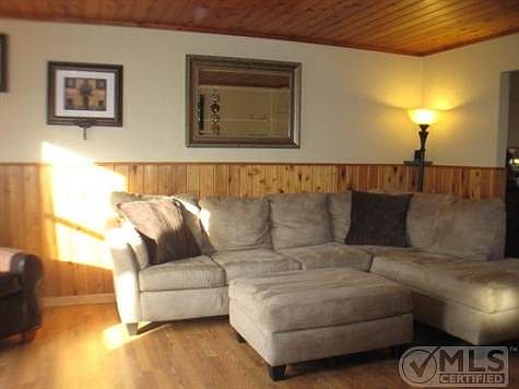 3rd image of 110 Serenity Dr