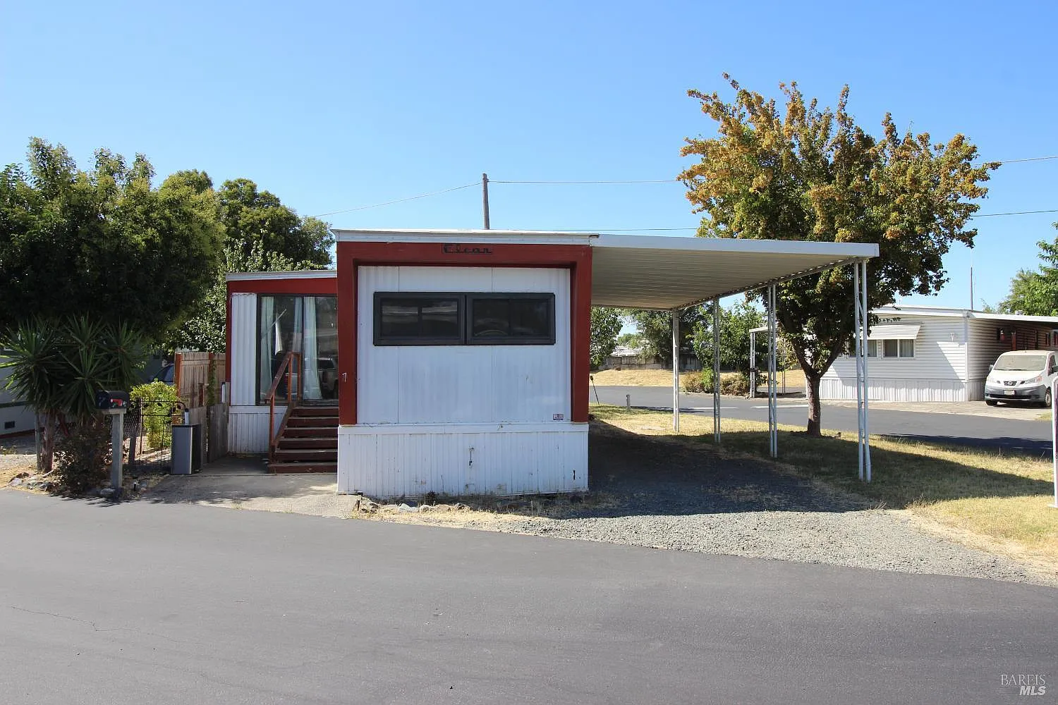 50 River Road photo 1
