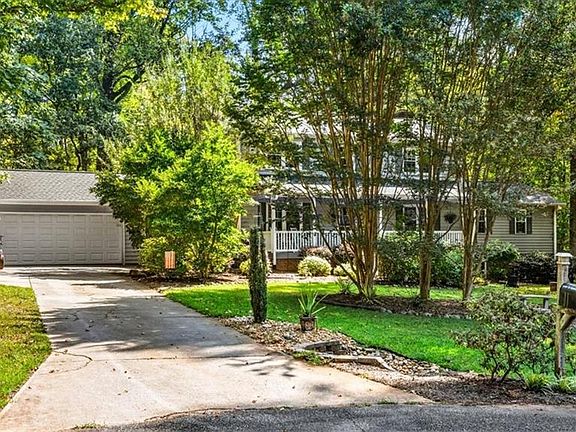 3rd image of 4804 Waldorf Dr