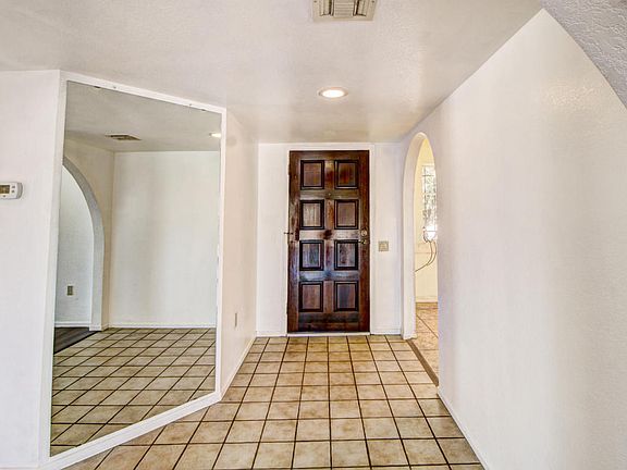 5th image of 211 W Calle Nogal
