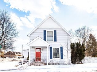 76 E Burdick St, Oxford, MI 48371