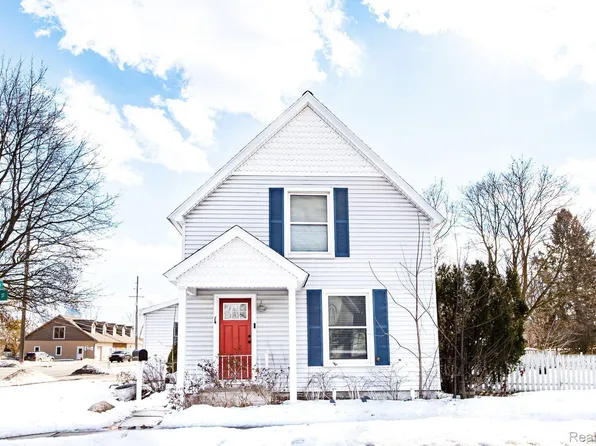 76 E Burdick St, Oxford, MI 48371
