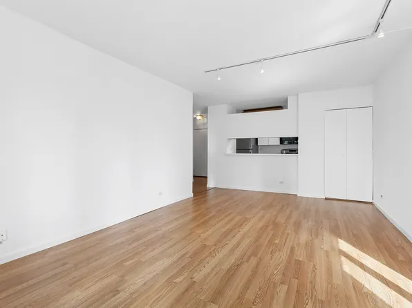 157 East 32nd Street image 5 of 13