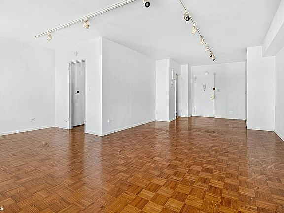 4th image of 444 E 75th St APT 15B