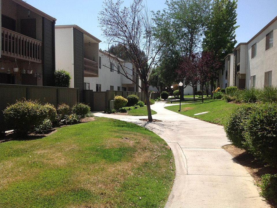 Walkway to unit