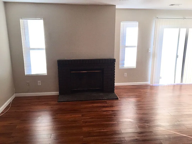 395 Cimarron Dr — Photo 8