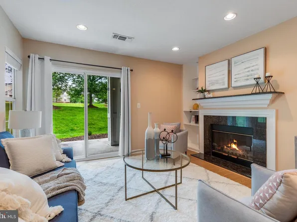 20313 Beechwood Ter Unit 102, Ashburn, VA 20147